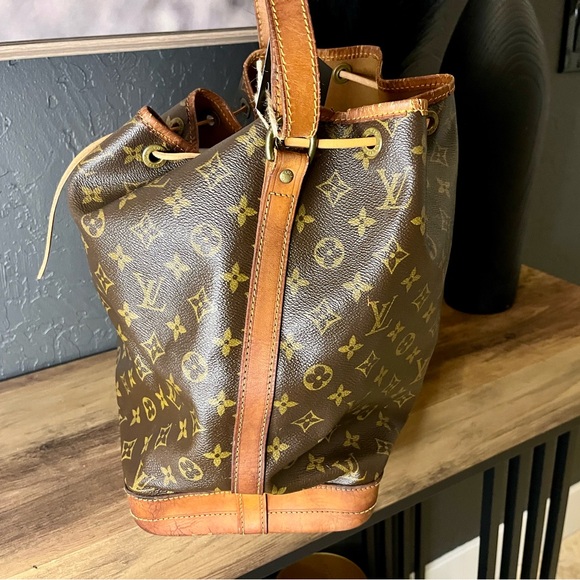 Louis Vuitton Brown Monogram Shoulder Bag with Vachetta Leather - Picture 4 of 9